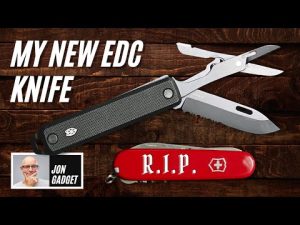 Clip-On Pocket Knife: Compact & Convenient